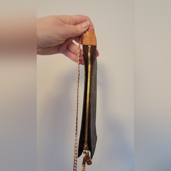 100% Authentic Louis Vuitton Monogram Pouch - Picture 13 of 13